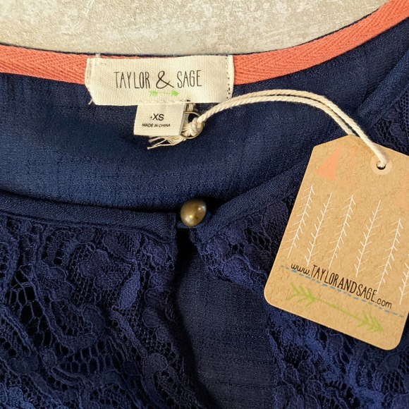 Taylor & Sage Boho Lightweight Blue Bell Sleeve Cropped Blouse Size XS NWT - Picture 5 of 5